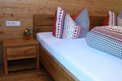 Traumsicht-Faschinajoch-Bett-scaled