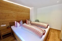Traumsicht-Faschinajoch-Schlafzimmer-scaled